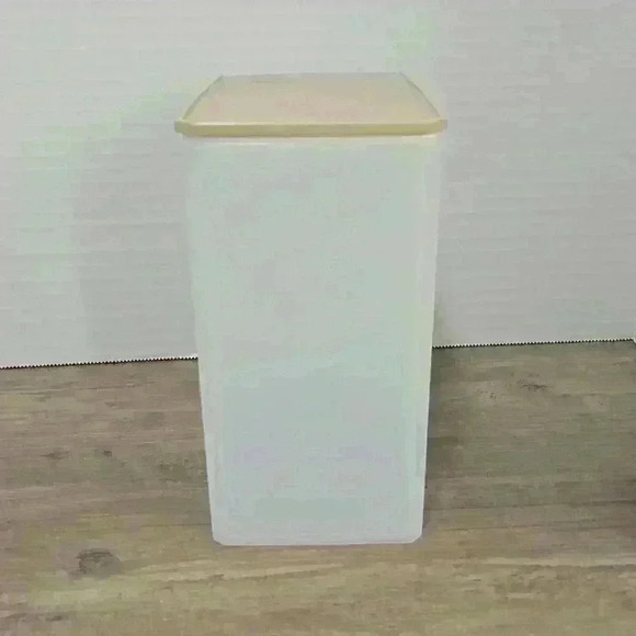 Tupperware  vintage 9 cup / 2.2L modular container with vent 5198A & 5196A - Picture 5 of 9